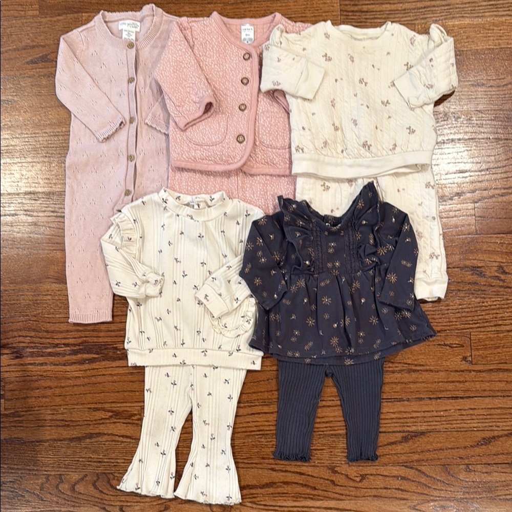 Set of 5 Baby Girl Outfits (6-9months)